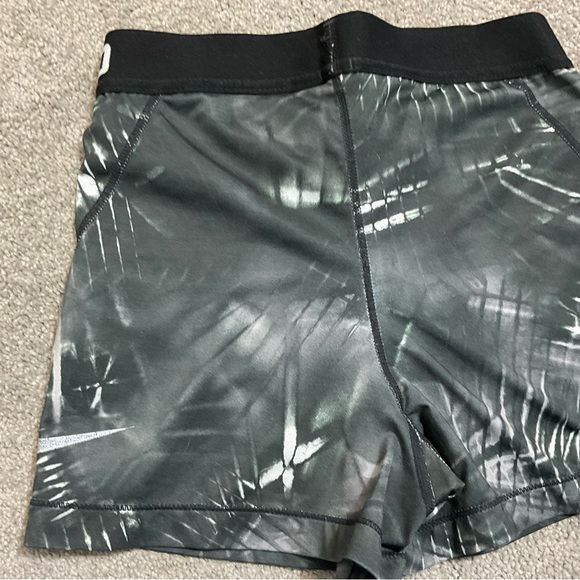 Nike Pro Black and Gray 3” Size Small - Picture 7 of 9